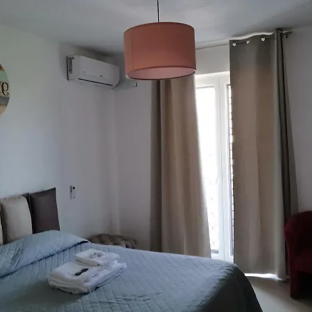 Bed & Breakfast Montesarchiorooms