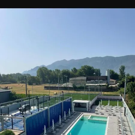 ベッド・アンド・ブレックファスト Montesarchiorooms