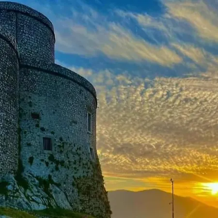 ベッド・アンド・ブレックファスト Montesarchiorooms Montesarchio