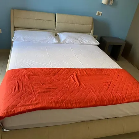 ベッド・アンド・ブレックファスト Montesarchiorooms Montesarchio